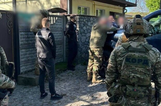 Посадовці вимагали у фермера майже 42 тис. дол. хабаря за продовження оренди землі на Вінниччині