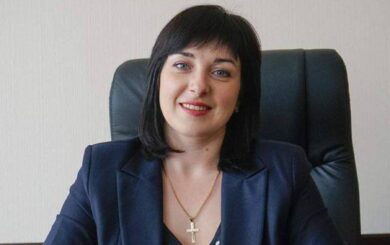 Квартира в Крыму, обыски и автодорожные »договоры»: чем известна уволенная чиновница Житомирской ОВА Хоменко?