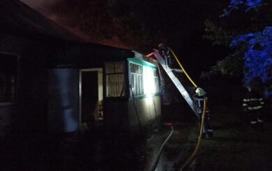 Троє людей загинуло у пожежі в приватному будинку на Київщині