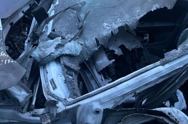 Ворожий FPV-дрон атакував поліцейське авто під час евакуації людей із Вовчанська (фото)