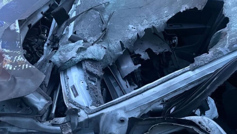 Ворожий FPV-дрон атакував поліцейське авто під час евакуації людей із Вовчанська (фото)