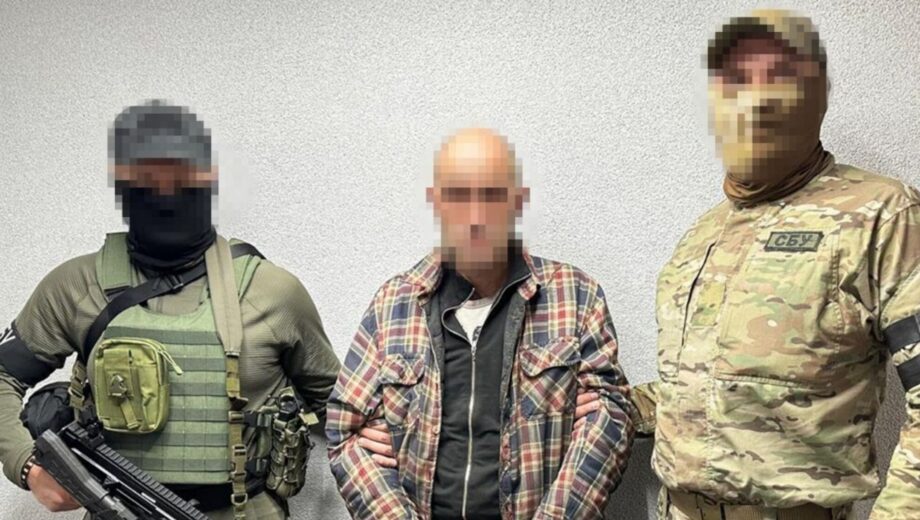 Спецпризначенці затримали зрадника, що відслідковував українські військові позиції біля Красногорівки