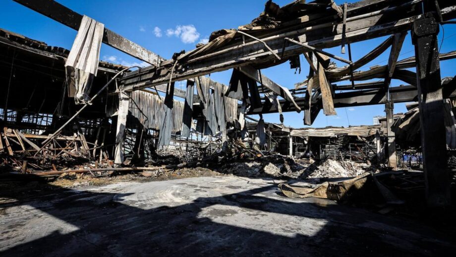 У Харкові за ДНК 8-річного Михайла ідентифікували тіло його батька, загиблого під час удару по ”Епіцентру”