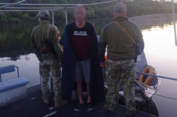 Закоханий ”Ромео в плавках” прямував на побачення до українки, прикордорнники спинили Аквамена