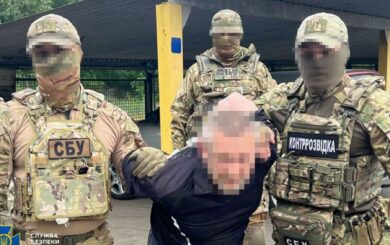 СБУ задержала в Запорожье агента ФСБ, готовившего подрывы авто сотрудников местных военкоматов