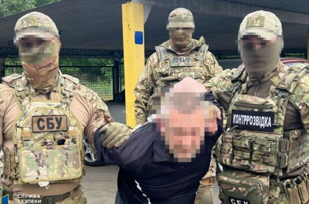 СБУ задержала в Запорожье агента ФСБ, готовившего подрывы авто сотрудников местных военкоматов