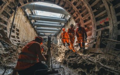 Аварійну ділянку київського метро між ”Деміївською” і ”Либідською” почали зміцнювати бетоном