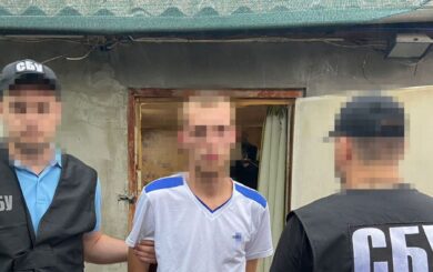 Служба безопасности и полиция задержали группу, которая готовила поджоги авто военнослужащих ТЦК в Днепре