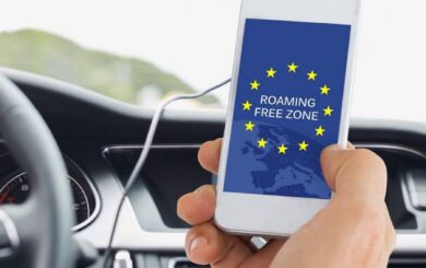 Зеленський підписав закон про єдину роумінгову зону з ЄС: які переваги для українців