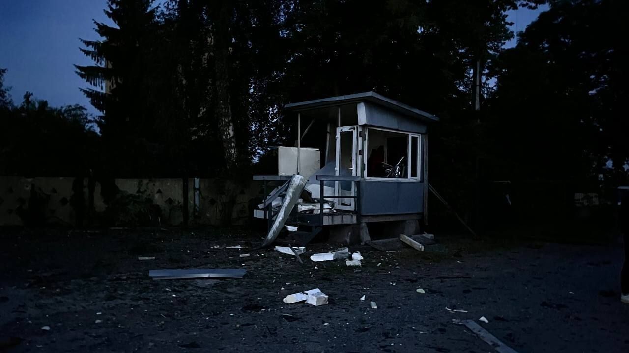 Внаслідок атаки дронів у Малехові пошкоджені будинки і поранений охоронець