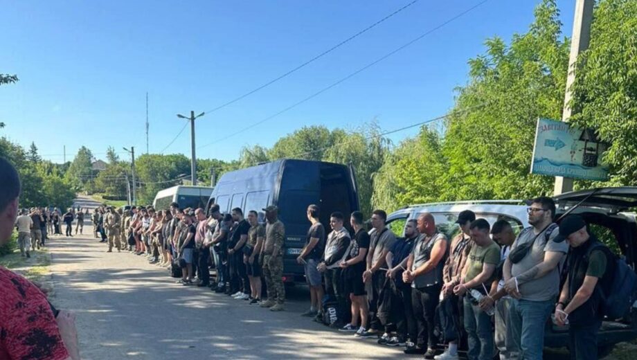 Рекорд нелегального виїзду: 47 чоловіків затримано на кордоні з Молдовою