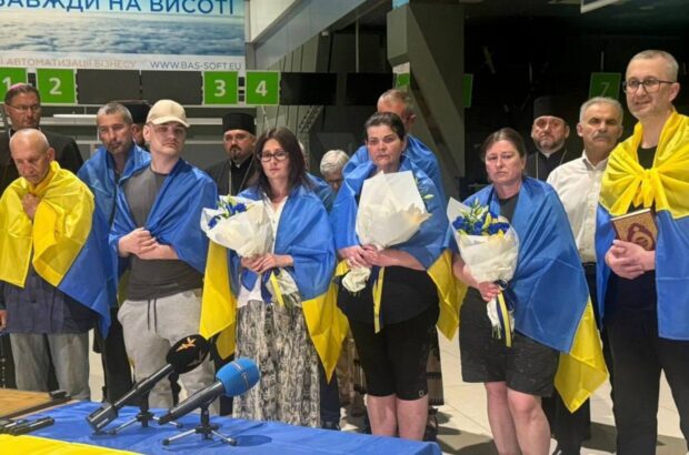 Украине удалось вернуть еще 10 граждан из российского плена