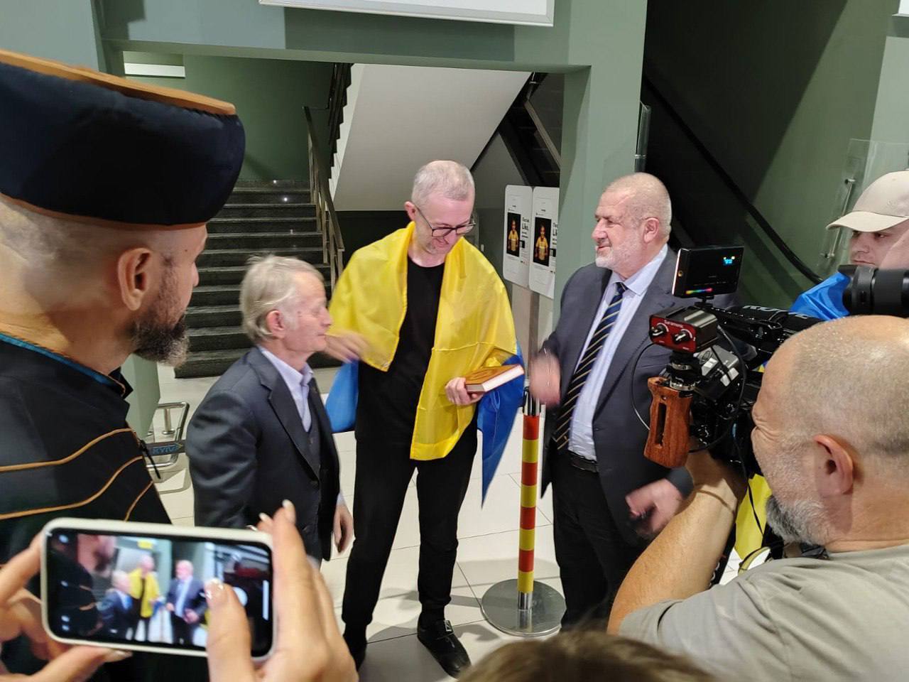 Украине удалось вернуть еще 10 граждан из российского плена