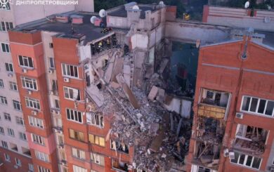 Рятувальники витягли 190 тонн сміття після ракетного удару у Дніпрі