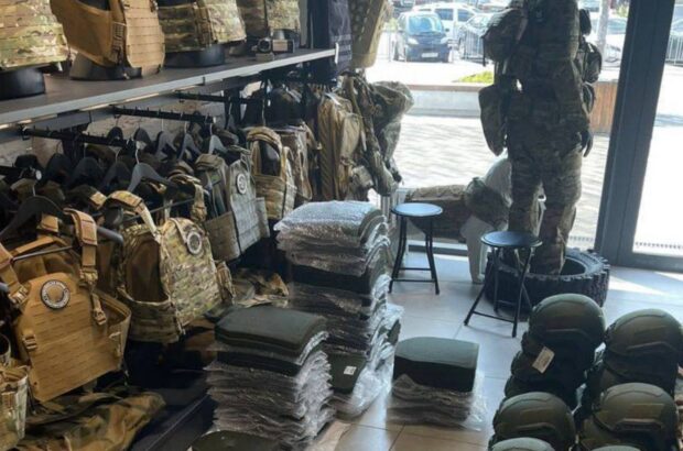 Предприниматель подозревается в незаконном ввозе военных товаров под видом гуманитарки
