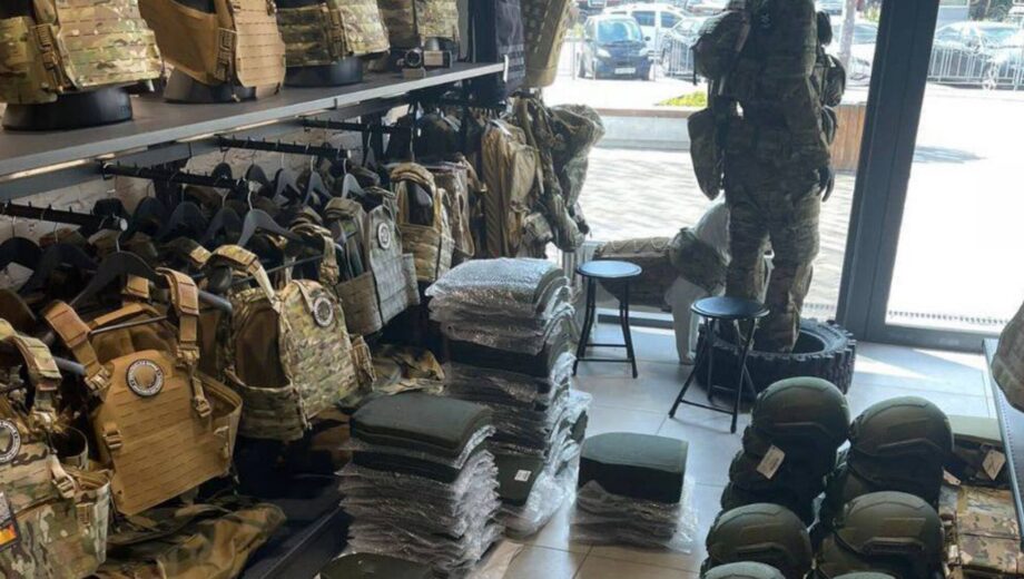 Предприниматель подозревается в незаконном ввозе военных товаров под видом гуманитарки