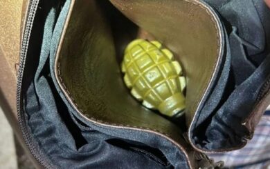 На кордоні з Угорщиною затримали дівчину, яка хотіла виїхати з бойовою гранатою: подробиці