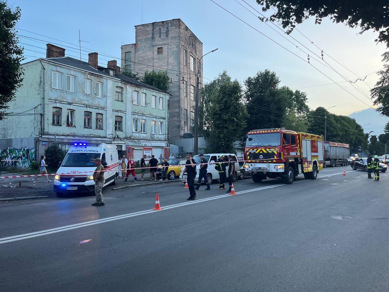 Взрыв гранаты в Луцке: пятеро пострадавших, подозреваемый задержан (фото, видео)