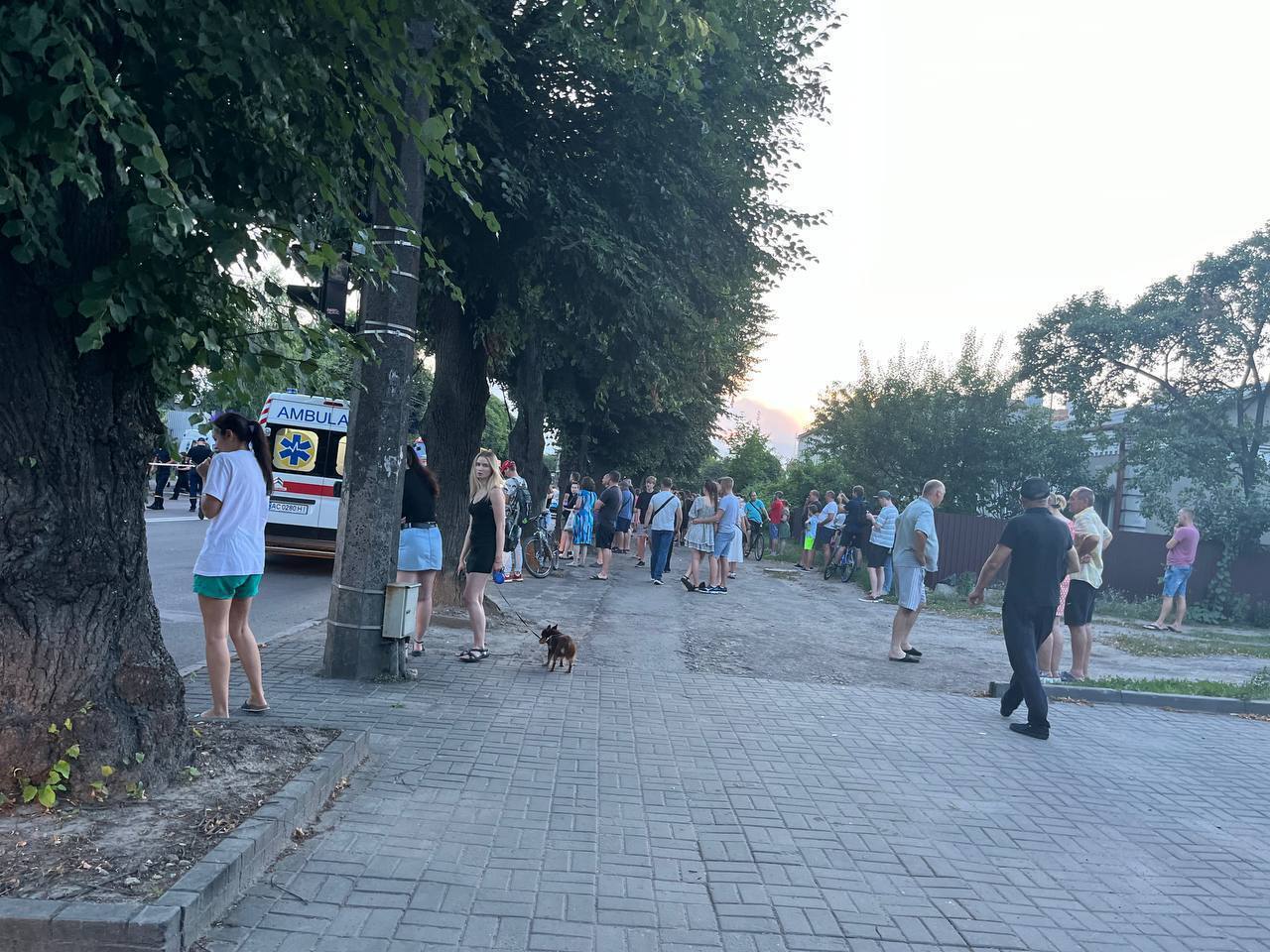 Взрыв гранаты в Луцке: пятеро пострадавших, подозреваемый задержан (фото, видео)