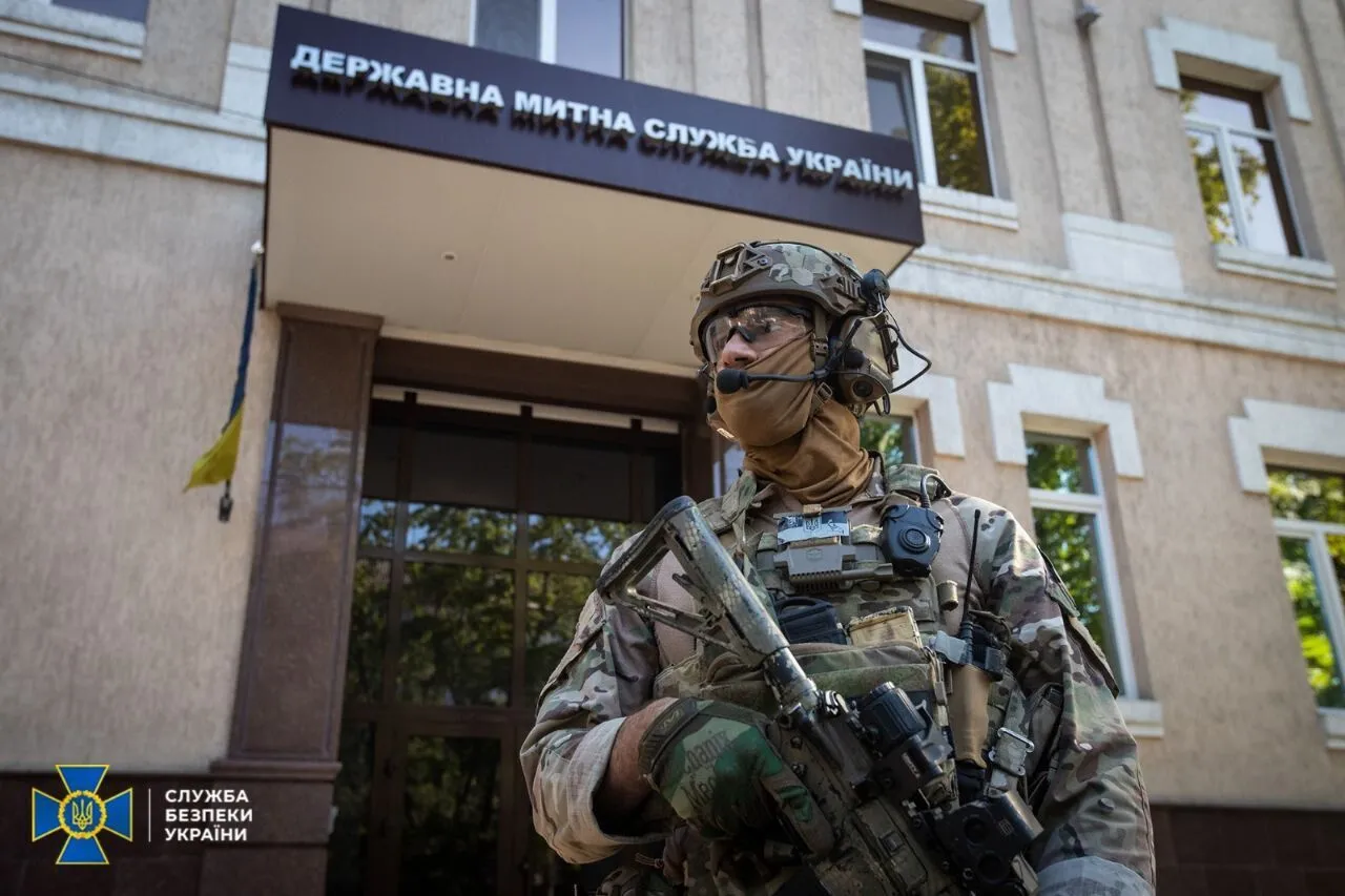 СБУ задерживала чиновников Гостаможслужбы из-за взяток