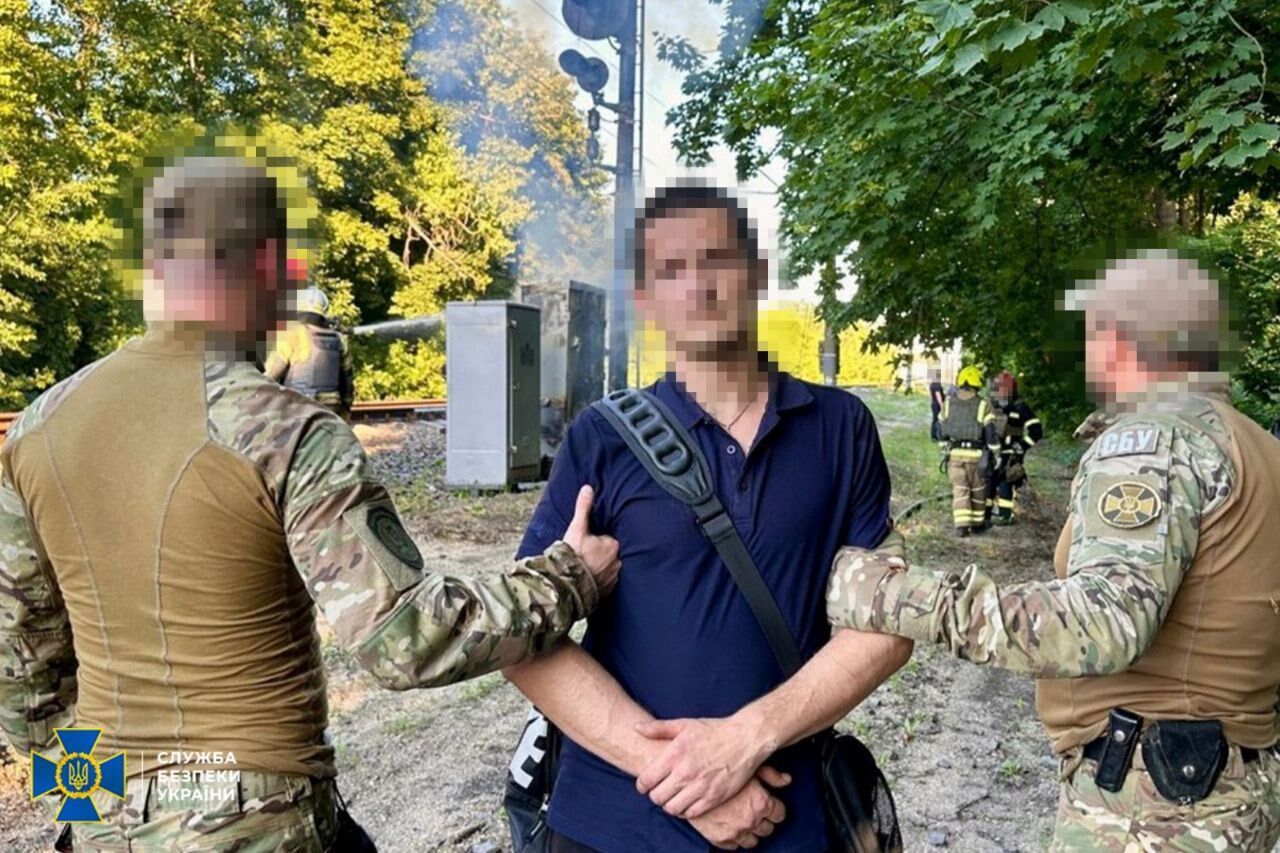 Агенты ФСБ пытались заблокировать движение эшелонов с оружием на передовую