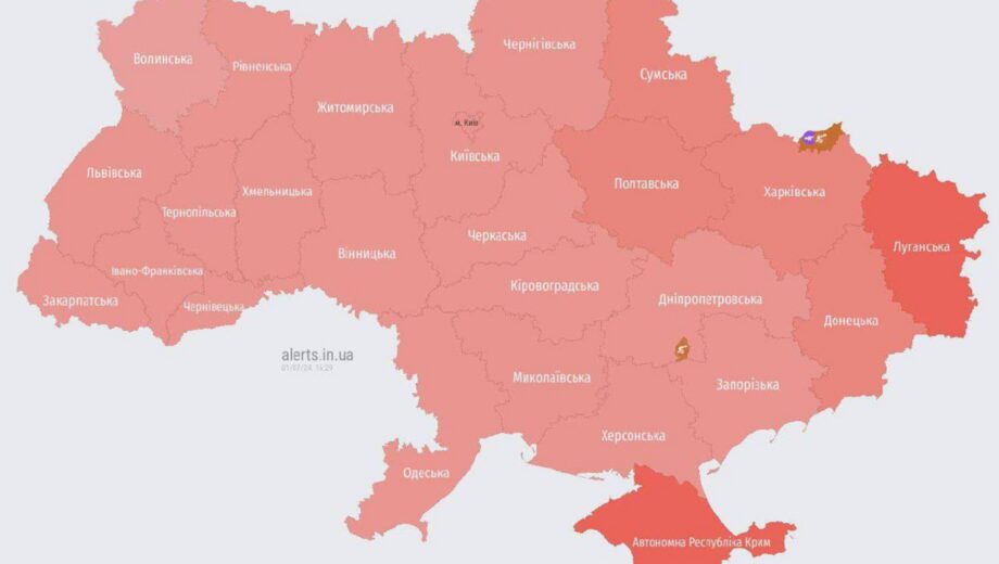 Дарницкий район Киева: обломки ракетного удара не привели к разрушениям