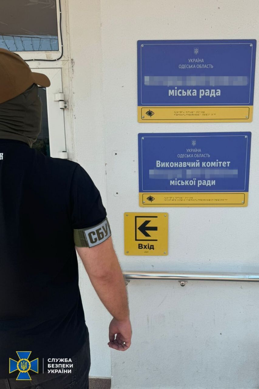 СБУ и Нацполиция задержали мэра одного из городов, занимавшегося рэкетом в Одесской области: детали