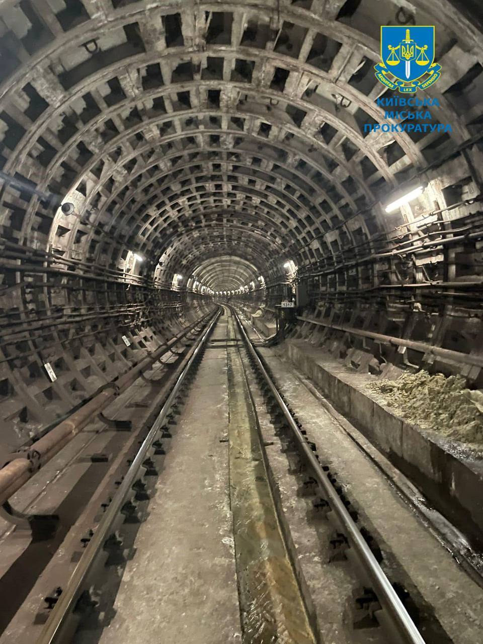 Аварийный ремонт на синей ветке киевского метро: расследование и последствия