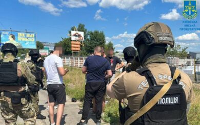 В Киеве разоблачены диверсанты, поджигавшие релейные шкафы и военные автомобили