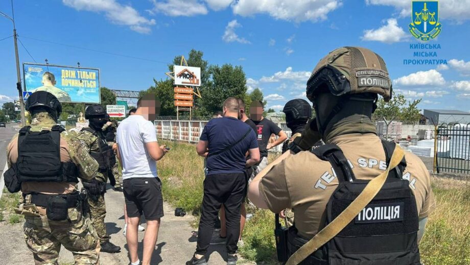 В Киеве разоблачены диверсанты, поджигавшие релейные шкафы и военные автомобили