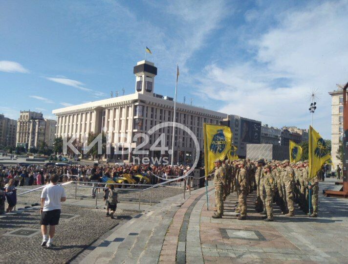 На Майдане проходит акция ''Free Azov'', посвященная годовщине трагедии в Оленивке