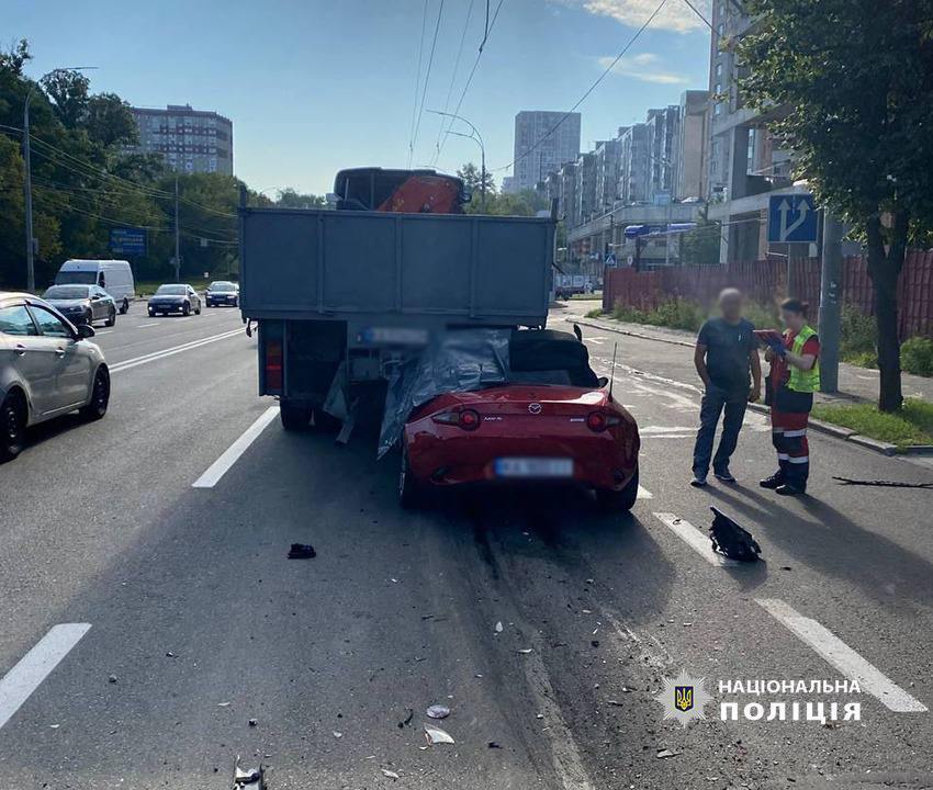Смертельна ДТП у Києві: на проспекті Лобановського загинув водій легковика