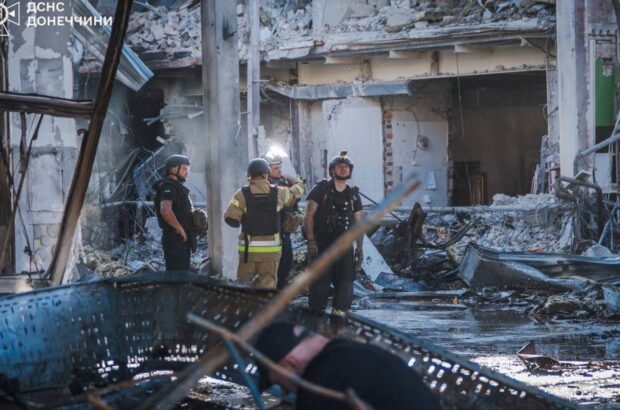Рятувальники завершили розбір завалів після влучання в Констянтинівці
