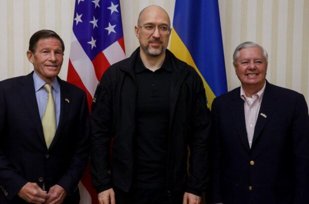 Сенаторы США поддерживают наступательную операцию ВСУ в Курской области рф