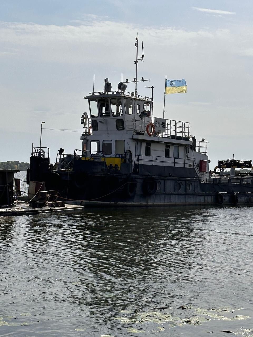 В столичном Голосеево люди экс-регионала Продивуса добывают песок на захваченной в общине земле (видео)