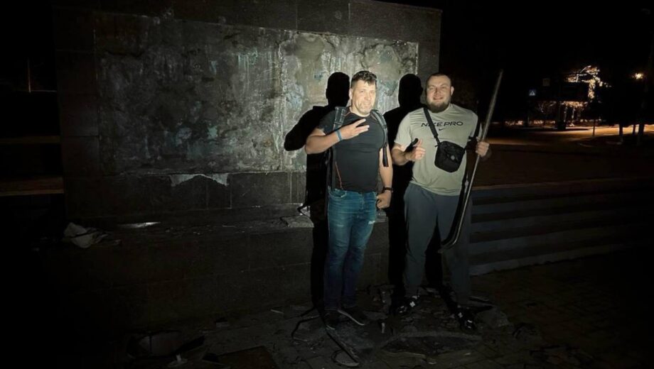 В Одессе демонтировали памятник советскому вождю во время комендантского часа