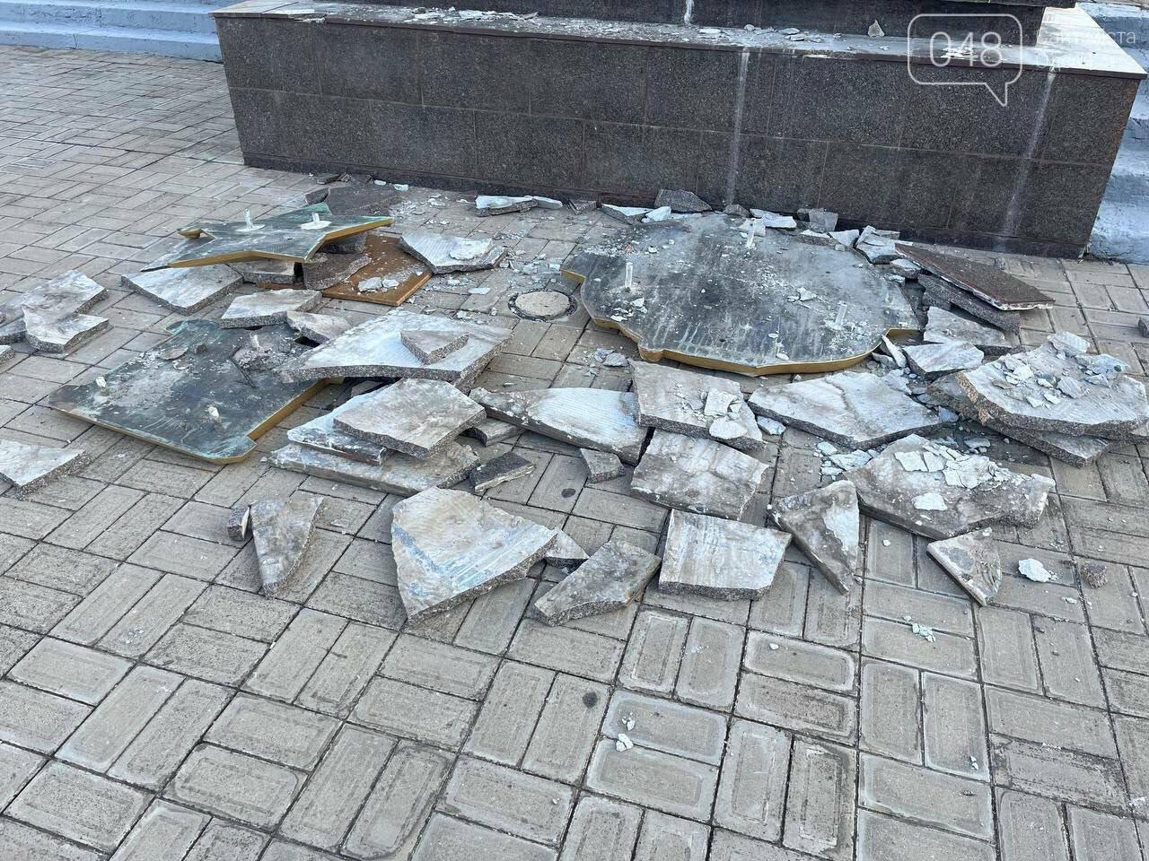 В Одессе демонтировали памятник советскому вождю во время комендантского часа