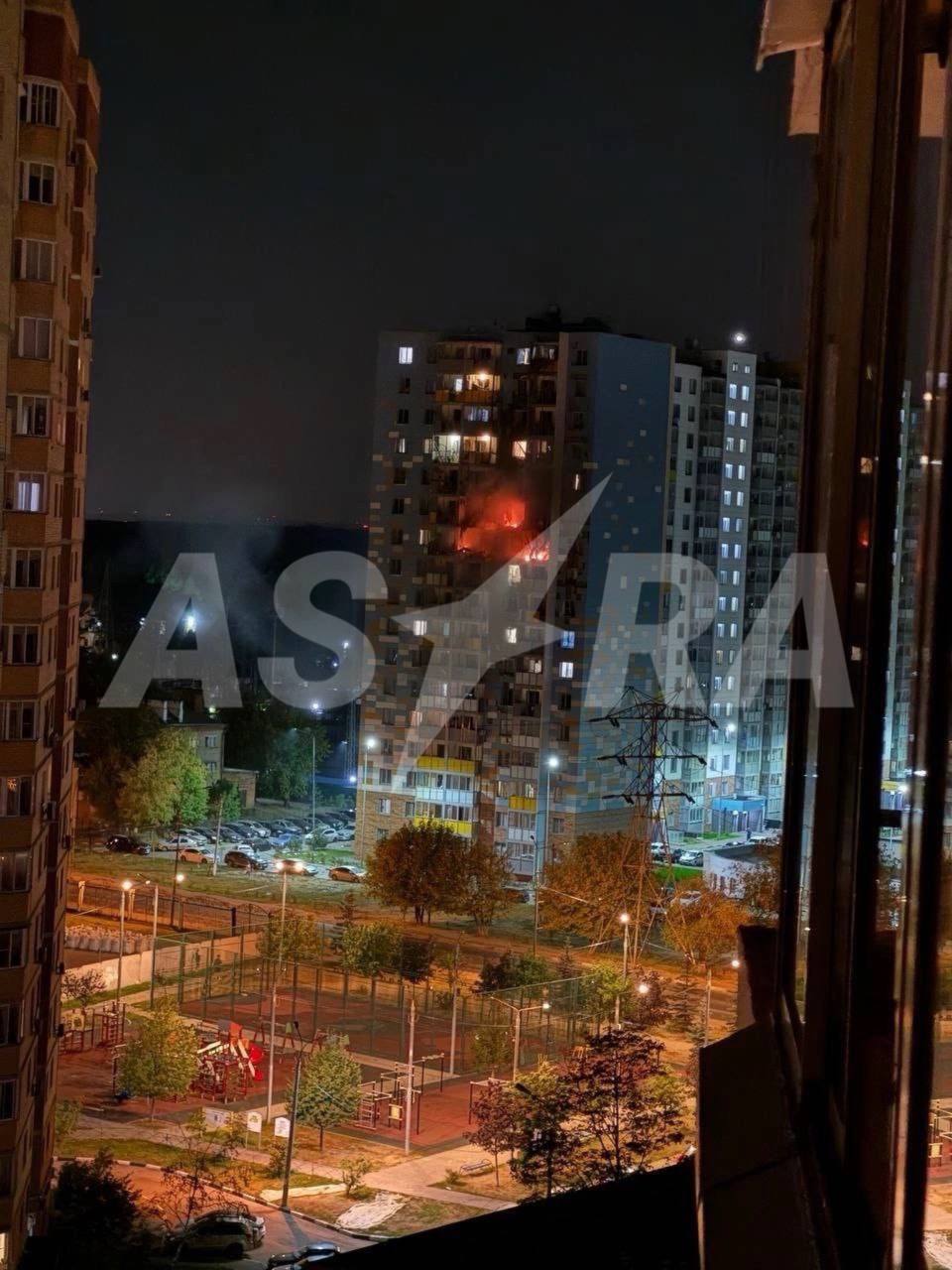 Массовая атака БПЛА в Московской области: пострадали жилые дома и аэропорт