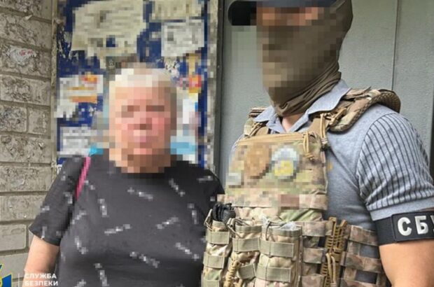 Працювали на окупантів: СБУ затримала експосадовця Куп’янської міськради та агітаторку з Херсона
