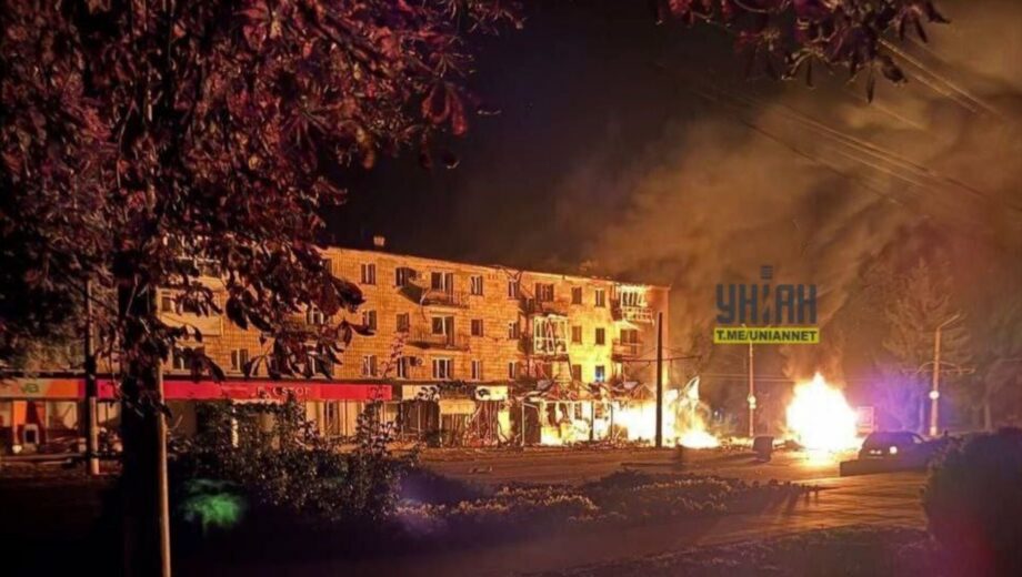 В Конотопе в результате прилета в дом пострадали 13 человек, один в коме – продолжаются спасательные работы