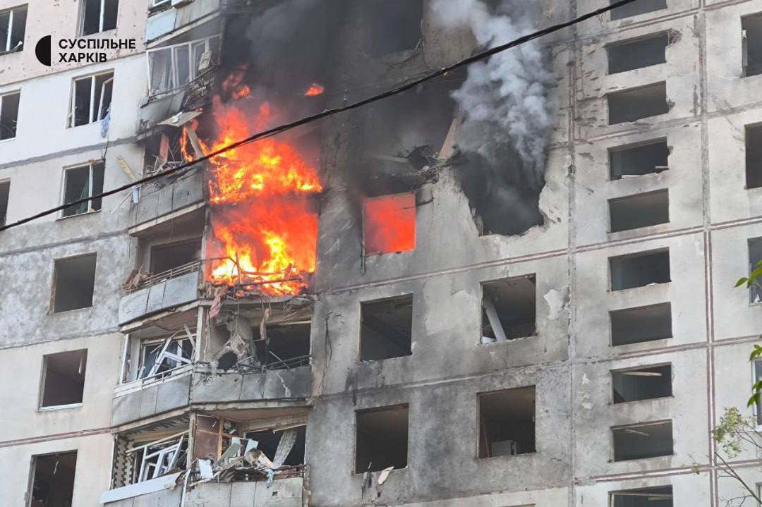 РФ атаковала Харьков КАБами: попали в многоэтажку, 35 пострадавших