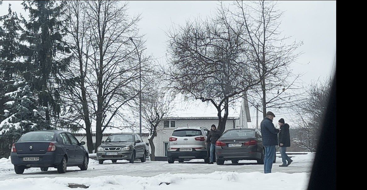 Иваненко приезжает на работу в BMW - декабрь 2023