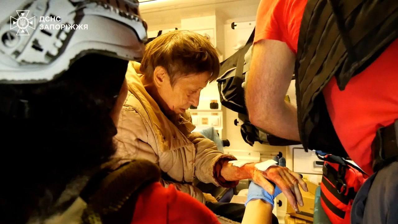Авиаудар по Запорожью: девять раненых, среди них ребенок