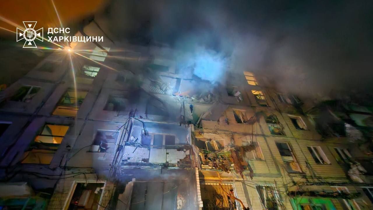 В Харькове разрушена пятиэтажка, в Киеве обломками поврежден дом: последствия ночных обстрелов