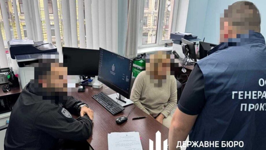 Чиновницю з Хмельницька затримали за підозрою в незаконному збагаченні: вилучено мільйони доларів