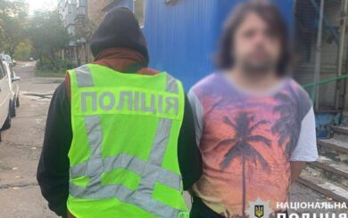 В Киеве задержан мужчина за унижение погибших военных на Крещатике