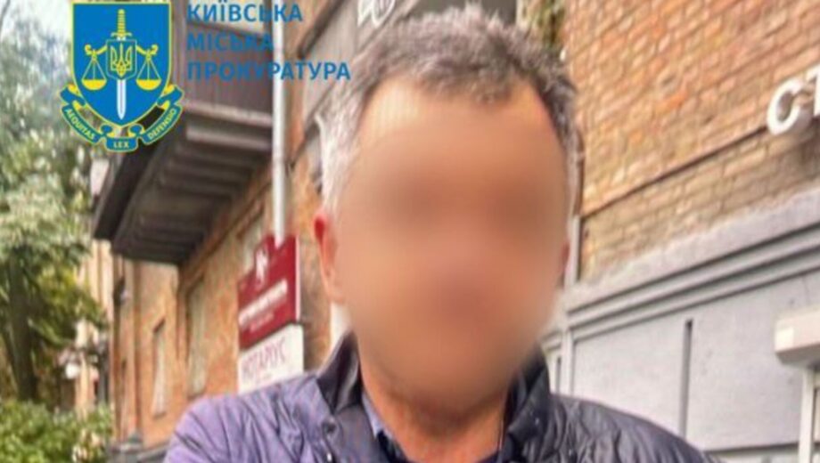 Ударившему пуделя киевлянину объявили подозрение: животное требует длительного лечения