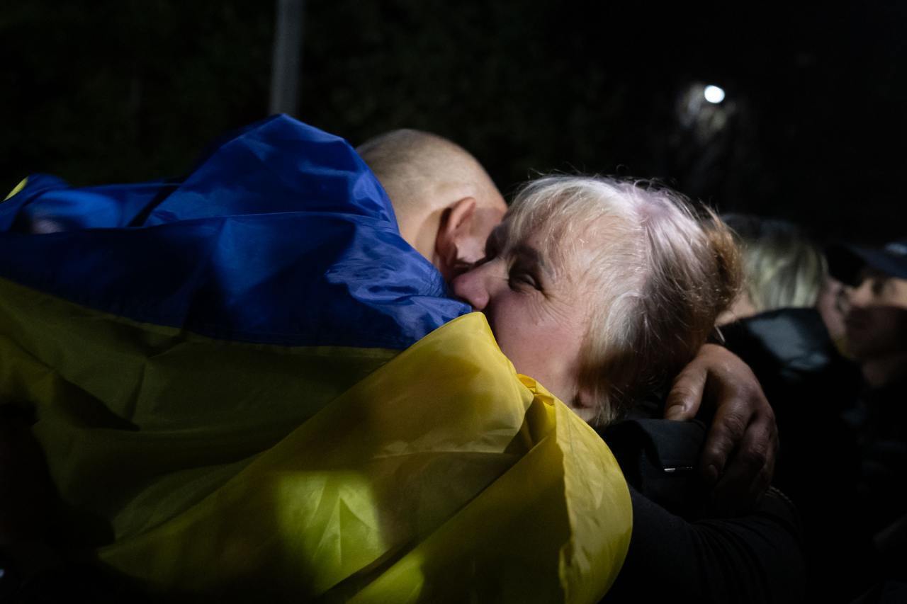 В Украину вернулись 34 бойца ''Азова'': среди освобожденных - Максим Буткевич и защитники Мариуполя
