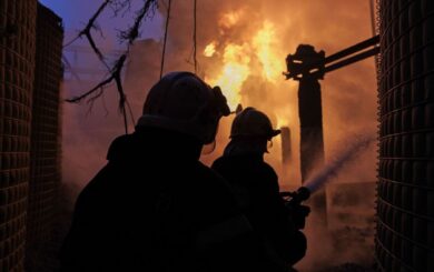 Ворожі атаки на Сумщині: без електрики залишилися десятки тисяч людей у Роменському районі