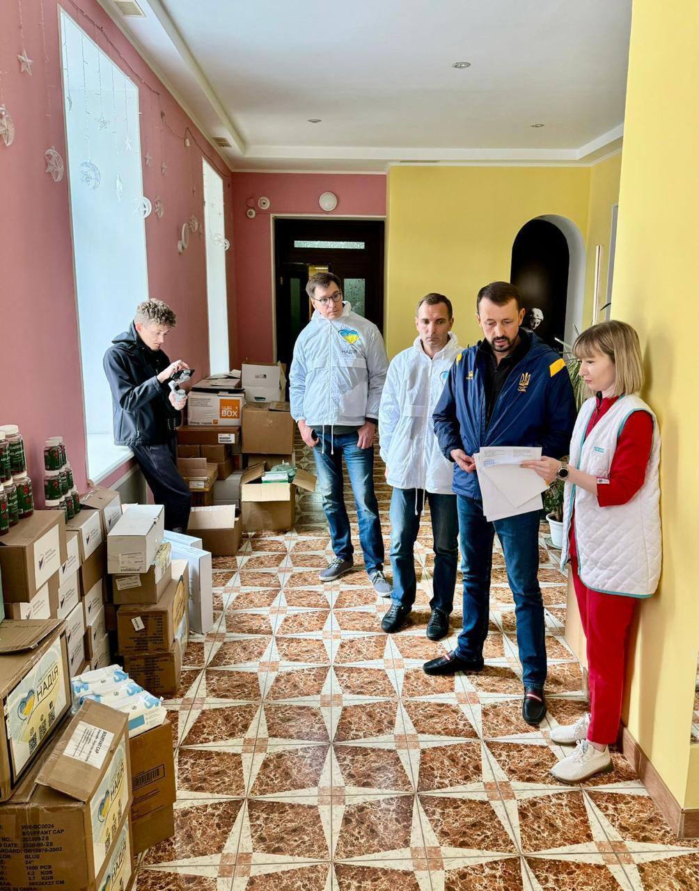 Работают на грани возможностей: БФ ''Надежда'' с гуманитарной миссией в медучреждениях Херсона и Николаева
